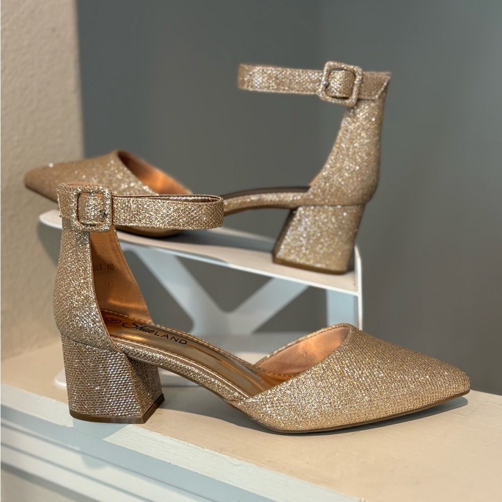 Shoeland Women's Size 10 Gold Sparkle Pointed Toe Ankle Strap 2" Block Heels